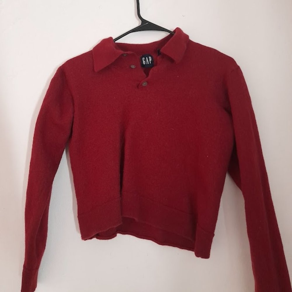 RED GAP SWEATSHIRT